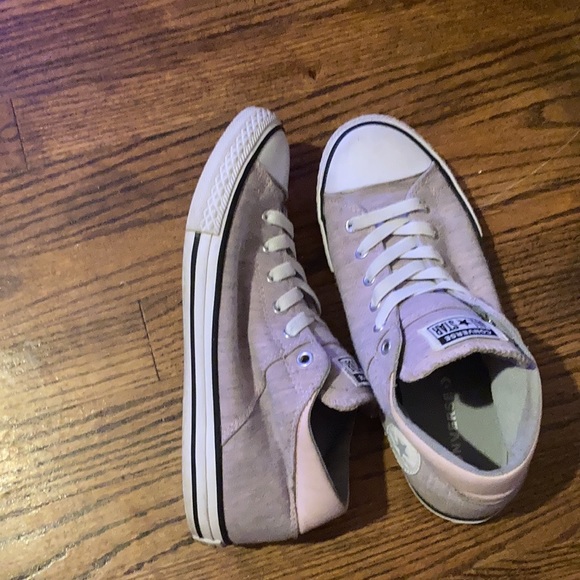 Converses size 6 - Picture 3 of 5